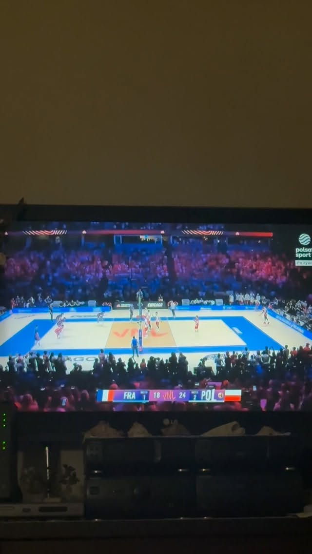 While England plays France for the third place Poland shows their dominance on the volleyball court in the USA. 💪🏼🇵🇱🏐
🏴⚽️👊🏼
Not a very good night for French fans…
#siatkówka #volleyballnationsleague #bialoczerwoni