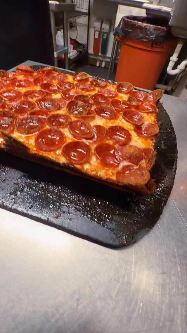 Meet me at Thicc Pizza co! It’s not deep dish, it’s Detroit style! If you still haven’t tried us yet, what’re you waiting for?? Come try your new favorite pizza today!