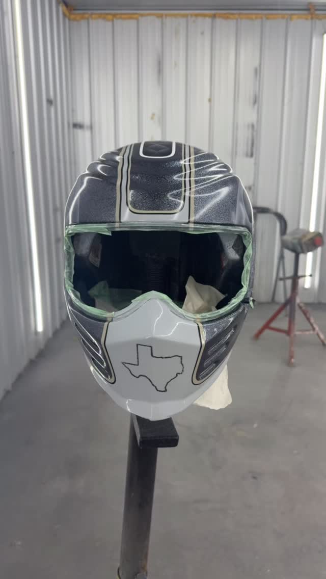 Artwork locked in on @patrick.jamesjones ‘ helmet and ready for final clear! #boostedbrad #custompaint @painthuffermetalflake #hyperspace @simpson_motorcycle_helmets