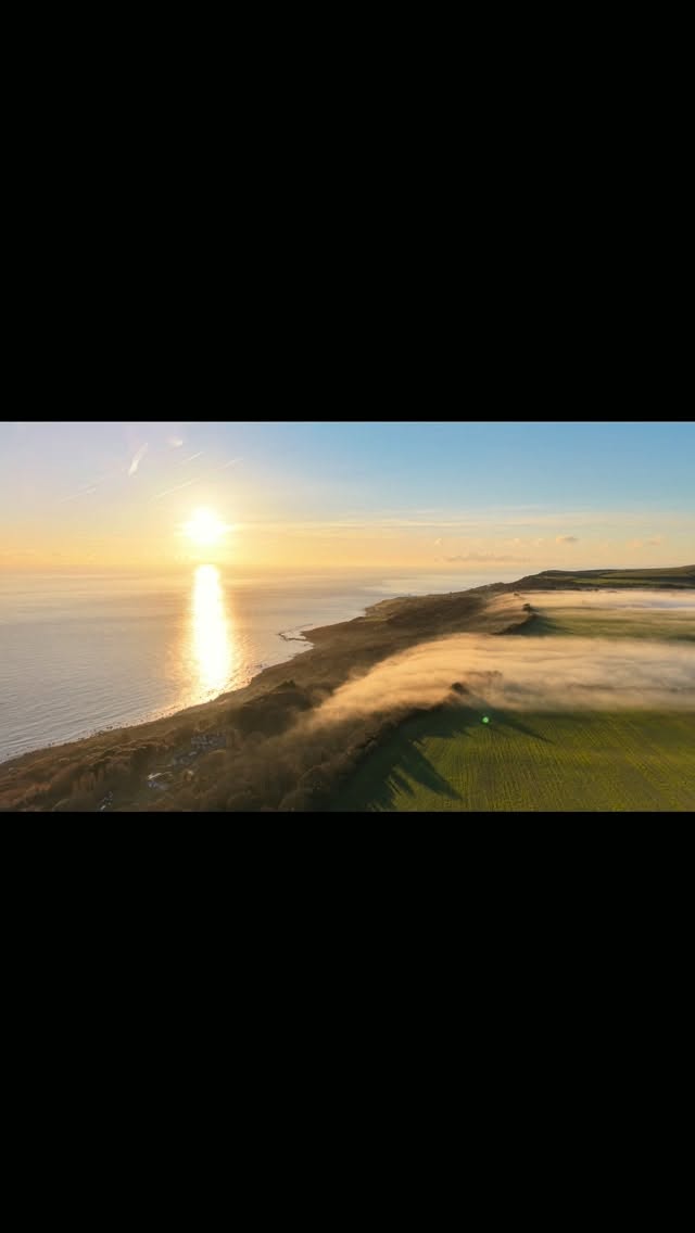 We're so busy on the ground that we often miss what is going on around us. Some fog is an inconvenience to drive in, a low sun is blinding to be outside in. But when you get up high, you see the true beauty in these 'inconveniences' and how they can merge together into a beautiful scene.
The isle of wight often reminds me of how simply beautiful life can be, and he's a small timelapse taken with my drone, with no edits other than being sped up a little and a bit of music added ontop, of a sunset off the south of the island 🌅
#isleofwightsunset
#isleofwightdrone
#media4you
