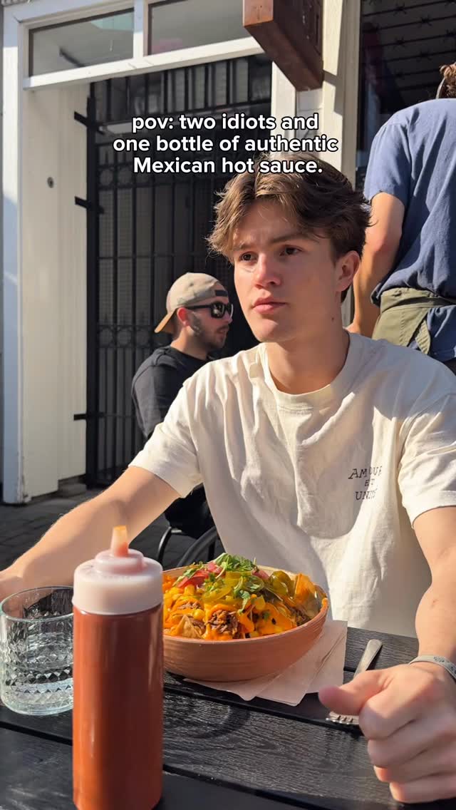 You can’t play tough when the La border hot sauce is on the table😉
#trondheim #laborder #nachos #hotsauce #mexicanfood