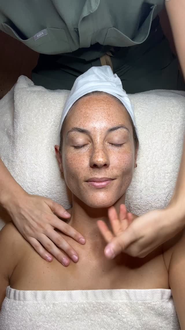 So grateful to be working with such a talented therapist. Alba is part of the Saent Team and visits your villa for facials and massages. DM for more info. #ibizafacials #ibizatreatments #facials