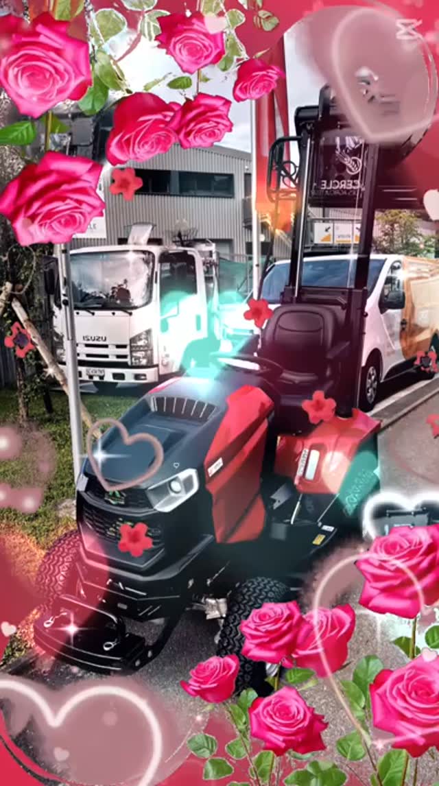 POV : la fille de la com’ est en vacances
On va ENFIN pouvoir vous parler de notre tracteur-tondeuse Herkules HT100-24XD 4WD NEO 🚜✨
Une machine pensée pour les professionnels des espaces verts 🌿🌳👨🌾👩🌾
Pourquoi on l'❤️ ?
✅ 4 roues motrices 🚜
✅ Moteur bicylindre de 13,6 kW ⚙️💪
✅ Largeur de coupe de 102 cm 📏🌱
✅ Fonction mulching 🍃♻️
✅ Bac de ramassage de 400 litres 🧺🍂
✅ Hauteur réduite pour faciliter le transport et le rangement 📦🚛
Une machine robuste 💪, polyvalente 🔧 et adaptée aux longues journées sur le terrain 🌳☀️
Pour en savoir plus sur les tracteurs et équipements disponibles au Cercle, contactez nos spécialistes motoculture 📞📩
#Herkules #TracteurTondeuse #EspacesVerts #MatérielProfessionnel #LeCercle #Genève 🚜🌿
