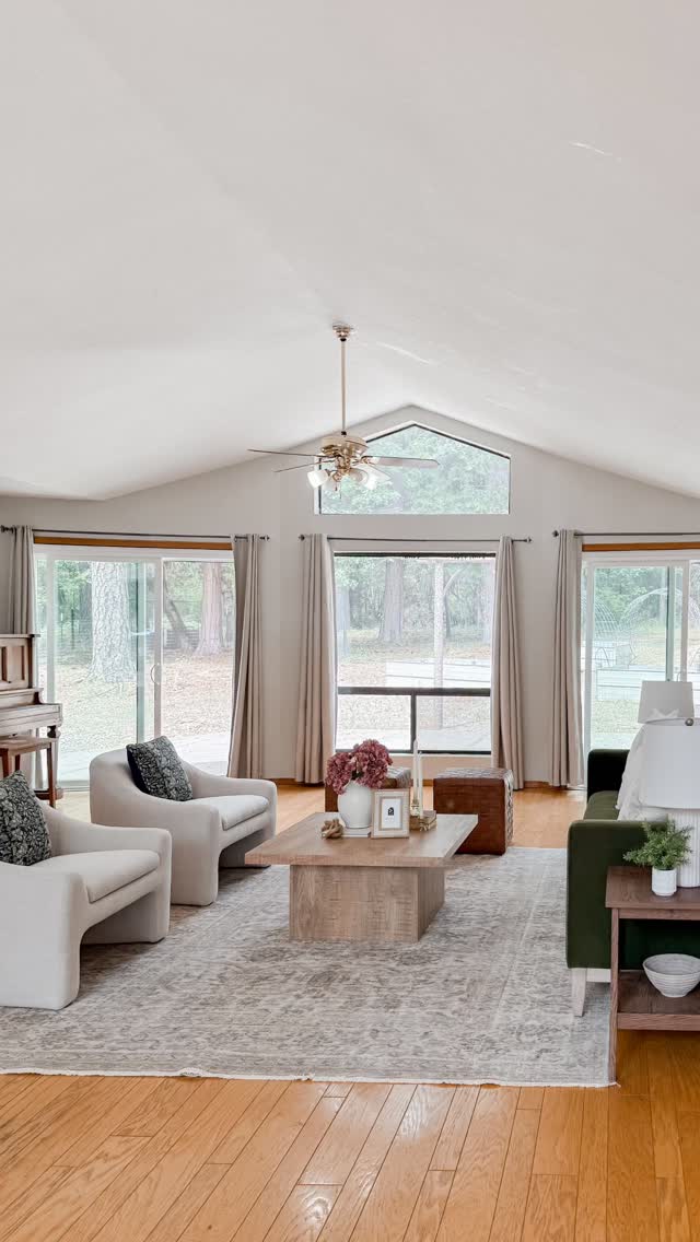 Every house has a personality. ✨
Some have soaring vaulted ceilings. Some have marble floors that demand attention. And sometimes… they come with two pianos that somehow have to make sense in the space. 😅
The goal of staging isn’t to fight what the house gives you—it’s to embrace it. Every home has strengths, quirks, and challenges. My job is to highlight the best parts, work around the rest, and create a space that feels intentional, inviting, and unforgettable.
That’s why staging is so much more than placing furniture. It’s understanding scale, flow, architecture, and the story the home is trying to tell.
The result? Sellers see their home in a whole new light, and buyers can finally picture themselves living there.
Sometimes you just have to work with what the house gives you… and that’s exactly where professional staging makes all the difference. 🏡🤍