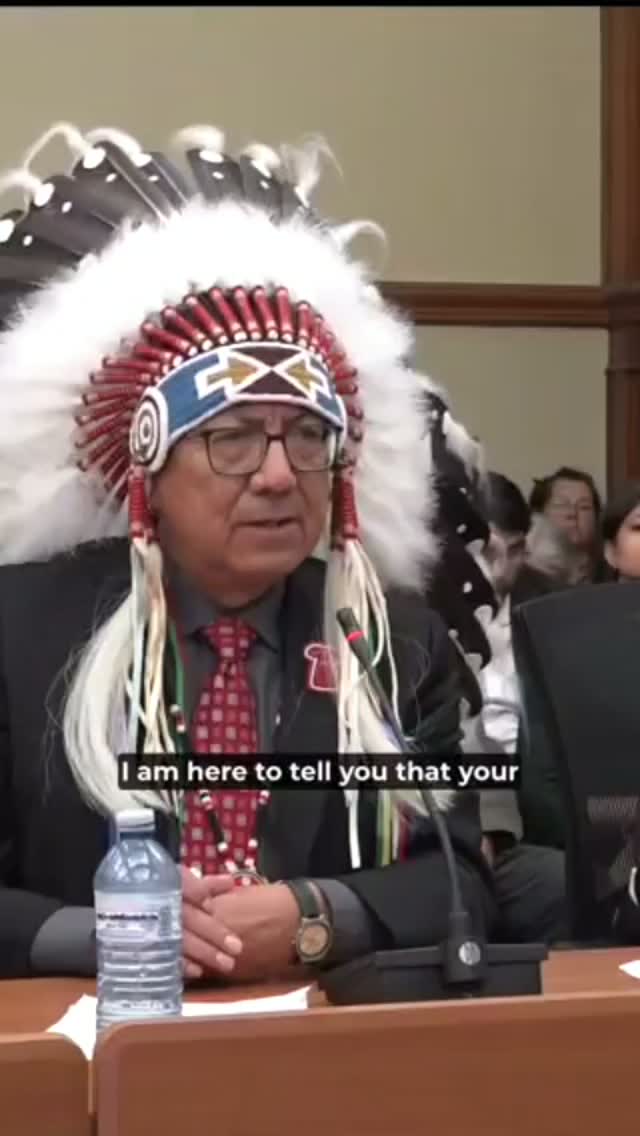 Repost P.b.Freire Freire1Pb
Watch. Nishnawbe Aski Nation Grand Chief Alvin Fiddler torches Ford, Rickford & Lecce's bill 5 "Lawless Special Economic Zones" in the Ring of Fire, Ontario Place & Billy Bishop. "Our Treaty is not red tape. Our children's future is not red tape."
#Amplifying #FutureGenerations #FirstNations #Indigenous