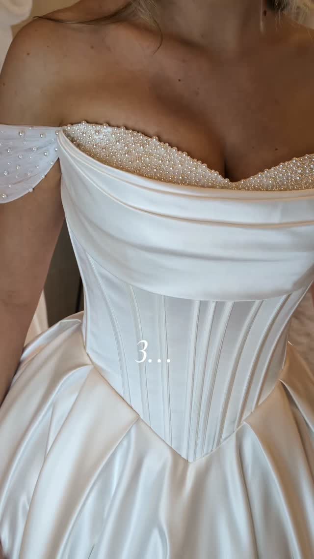 Farah - the dress that lets timeless romance meet modern luxury. A statement ballgown for the bride who dreams big.
Try her on with us - a limited edition dress exclusive only to @xobridal_ni 🤍
Booking link in bio or pop us a DM x
#LuxuryBridal #WeddingDress #BallgownWeddingDress #BridalFashion #brıdetobe