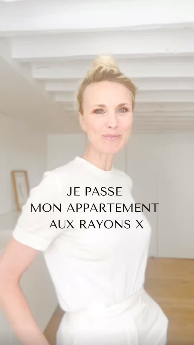 Qui rêve de pouvoir voir à travers les murs ?
🌿
J’adore me mettre à la fenêtre, regarder ce qui se passe dehors et imaginer la vie des personnes, leur profession et ce qu’ils se disent ! Je faisais déjà ça enfant !
🌿
Et puis, si je pouvais, je passerai mon temps à visiter des appartements pour prendre des inspirations sur la façon d’agencer, sur l’architecture des lieux !
🌿
Alors si j’avais un œil rayon X comme ça, ce serait drôlement pratique. Bon il faudrait qu’il ne puisse pas s’activer quand les personnes sont là !
🌿
Dites-moi si vous aimez ce format pour découvrir l’intérieur de mes placards encore différemment et d’ici là allez à l’essentiel !
.
.
.
.
.
#organisationmaison #designinterieur #rangement #organisationplacard #ecologiedinterieur