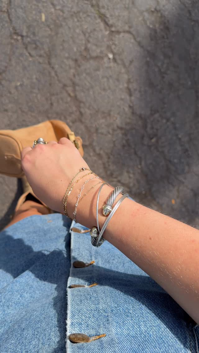 Country Concert Szn 🤠👢🎶 the perfect accessory to your denim & boots outfit🤎🩶⚡️ @windycitysmokeout