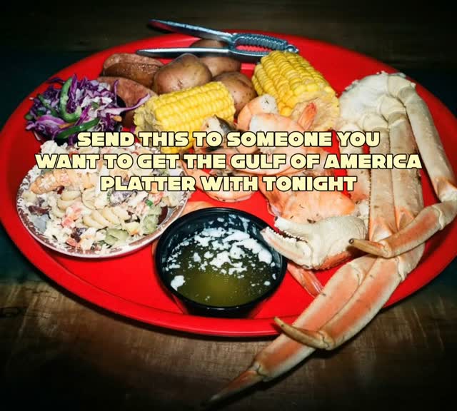 Tonight’s the night! 🦀🦐🔥 Our Gulf of America Steamer Platter is only available on Wednesdays, so grab your crew and come hungry!
Loaded with Gulf shrimp, crab legs, corn on the cob, andouille sausage, jalapeño slaw, rotini crab salad, and hushpuppies—this is one midweek feast you don’t want to miss.
🍹 Happy Hour | 4–5 PM
🎶 Brent Varner | 5–8 PM
🍽️ Steamer Platter | 5–9 PM
Cold drinks, live music, waterfront views, and a platter worth making plans for.