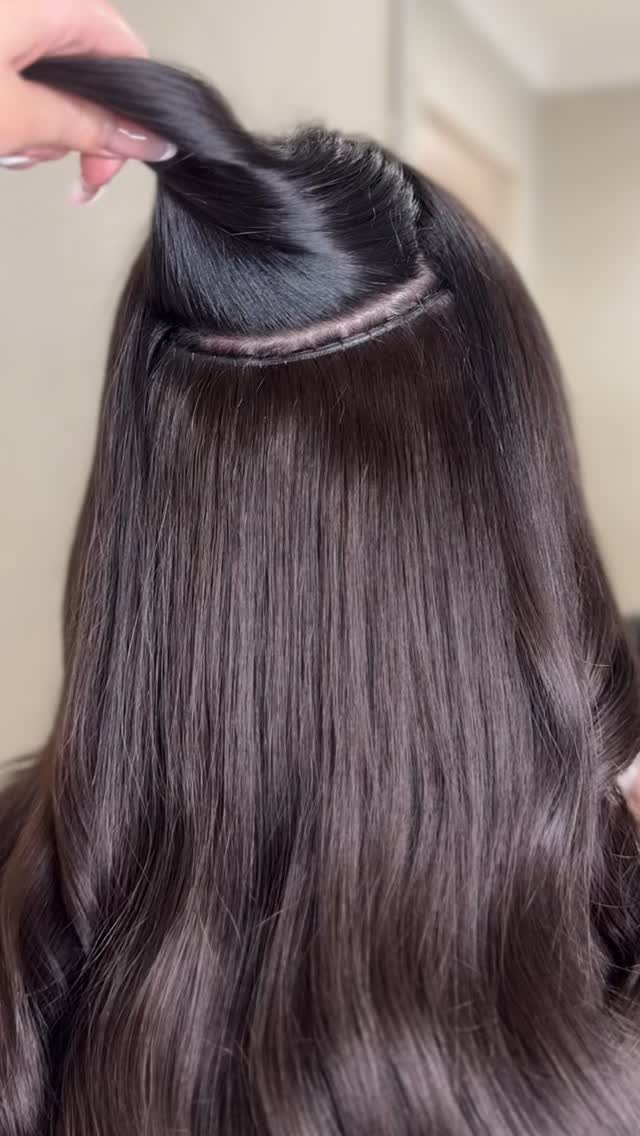 100g of @superiorhairglobal mini’s in the colour 1BL 🖤 code TAYZHAIR for $20 off www.superiorhair.com.au 🙂↕️
#hairextensions #brunetteinspo #hairinspo #beforeandafterhairextensions #explorepage✨