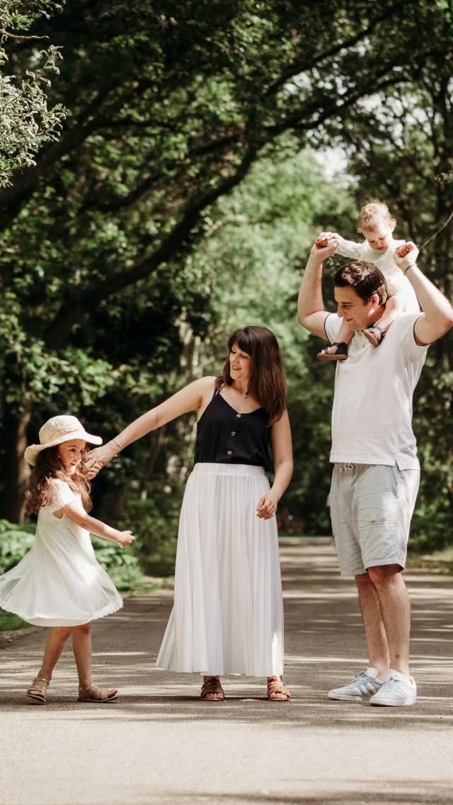 Pendant que tu hésites à faire une séance photo…
La vie continue.
Les enfants grandissent.
Les habitudes changent.
Les souvenirs se créent.
Et certains choisissent d’en garder une trace. 🤍
#photographefamille #photographerouen #photoshootrouen #seancefamille