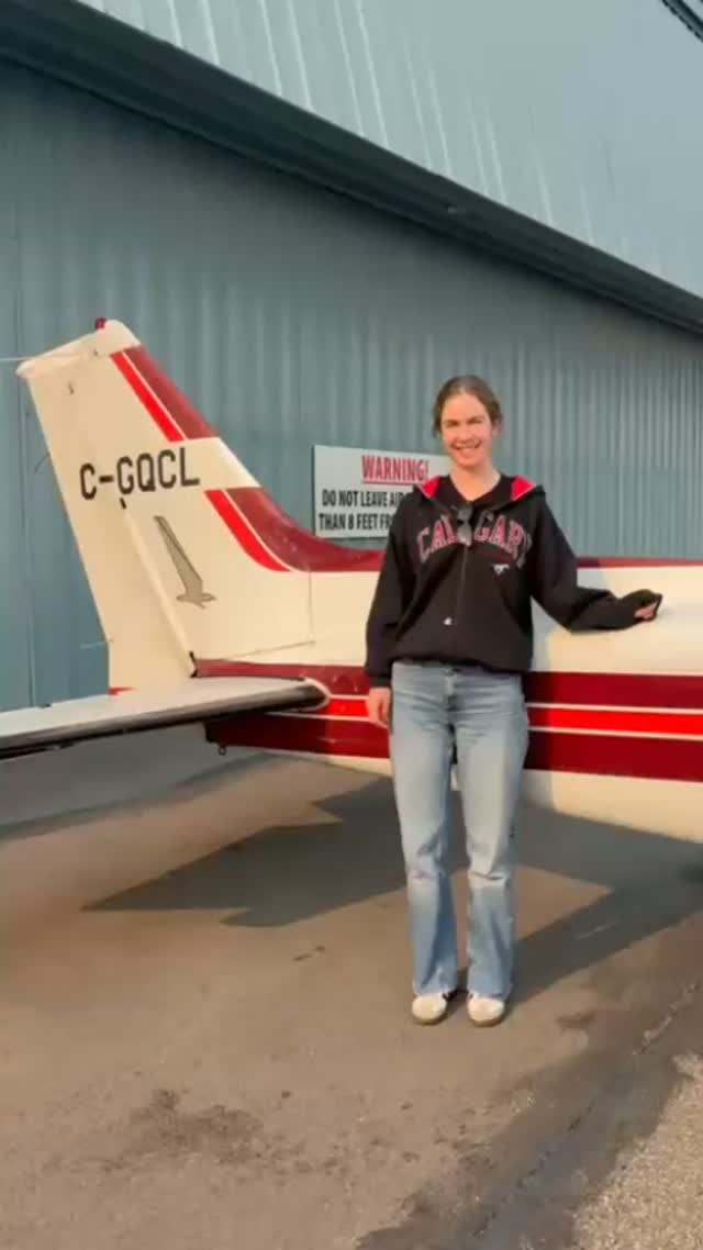 The smoke cleared away enough for Josephine to get in the air for the first time by herself, and got rewarded with the bucket from her instructor, Alex.
Congrats on this huge step, Josephine!
.
.
.