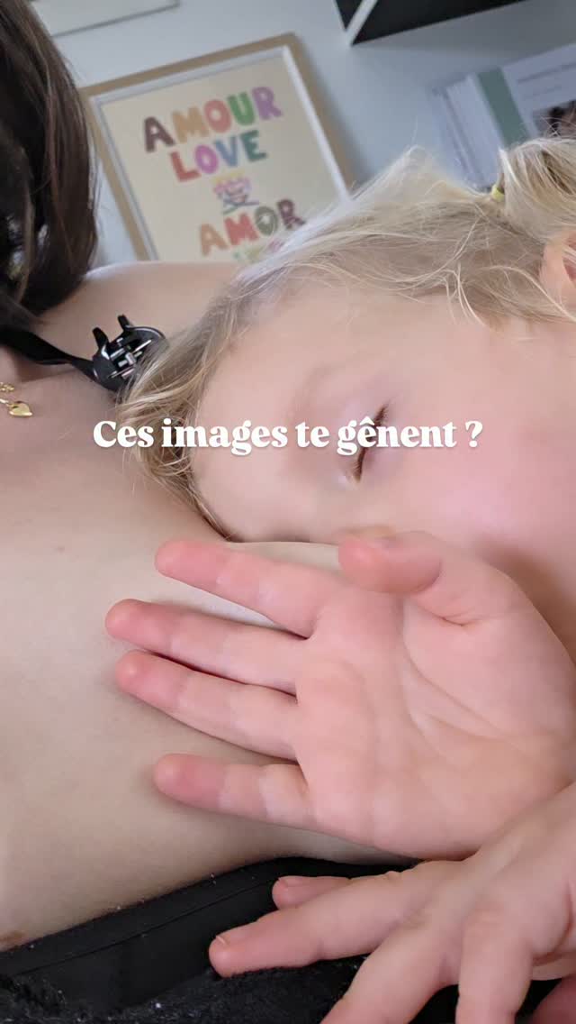 L'allaitement n'est pas une mode, c'est la norme biologique de notre espèce.
Ce qui est récent dans notre histoire, c'est de considérer le biberon comme la référence et le sein comme une exception.
Si voir un bébé ou un bambin allaité te choque, pose-toi cette question : est-ce l'allaitement qui te dérange... ou le fait que notre société t'a tellement habitué au biberon que le sein te paraît "anormal" ?
Les préparations pour nourrissons sont une avancée précieuse lorsqu'elles sont nécessaires ou choisies. Mais elles ont été conçues comme une alternative, pas comme la norme biologique.
L'Organisation mondiale de la Santé recommande un allaitement exclusif pendant les 6 premiers mois, puis la poursuite de l'allaitement avec une alimentation diversifiée jusqu'à 2 ans ou plus, aussi longtemps que l'enfant et le parent allaitant le souhaitent.
Si ces images te choquent, il est peut-être temps de remettre en question ce qui te semble "normal".