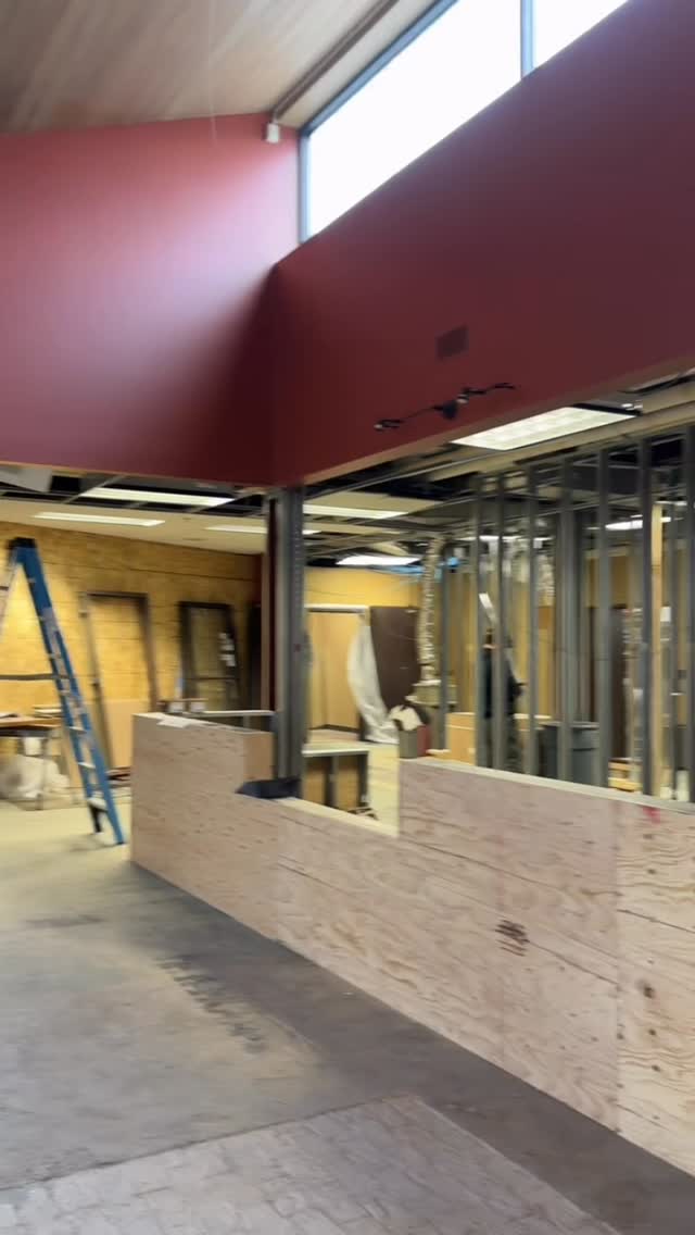 nothing a little design can’t do 😏 check out these before and afters of our recent completed project!
#interiordesign #architecture #commercialdesign #siouxfallsbusiness #officedesign