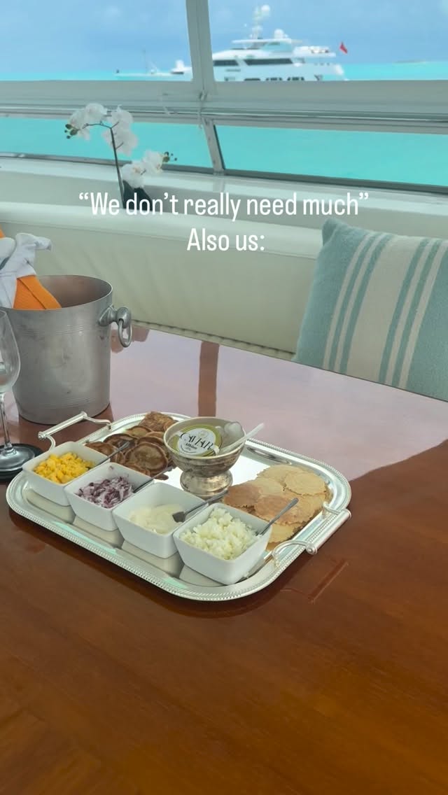 Eat more caviar. I said what I said😉
#caviarlovers#blackcrowncaviar#luxurylifestyle #yachts#dreamvacation