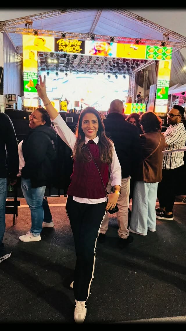 Sim, adoro pagode. Como embaixadora do Le Canton, recebi o convite para assistir ao show do @belo , no @arenalecanton . Cantei e dancei do início ao fim.
Muito organizado, seguro, pontual. Foi incrível!
Que tal aproveitar os descontos para se hospedar no Le Canton ? Amanhã, à noite, colocarei nos stories o meu cupom e o link para você conseguir até 30% de desconto na hospedagem (vide as regras do hotel) mas será até o dia 16/8.