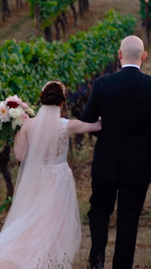 Chelsea + Zachary and a whole lot of good moments π€
@sweetcheekswinery
@yellowpoppyevents @emilygigoux
@fallonloveproductions @sheildcatering
@chase.flowers @noisettepk
@mckenzie.mingo.creations
@destinationevents1
@ameliamau_designer
@sunshinelimoservice
#candyglassproductions #weddingvideography #weddingday #lovestory #weddingvibes #pnwwedding #amazingwedding
