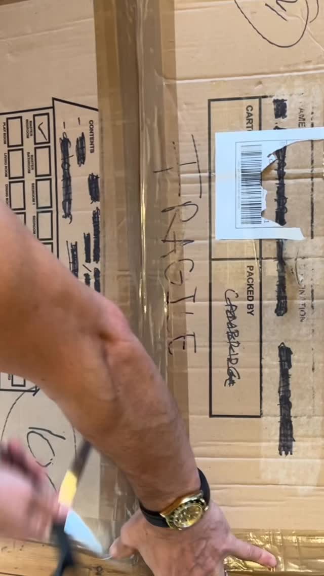 Come and unbox some ultra rare football boots with us - part one☝️📦 😎 #retroboots #rareboots #unboxing #newstock