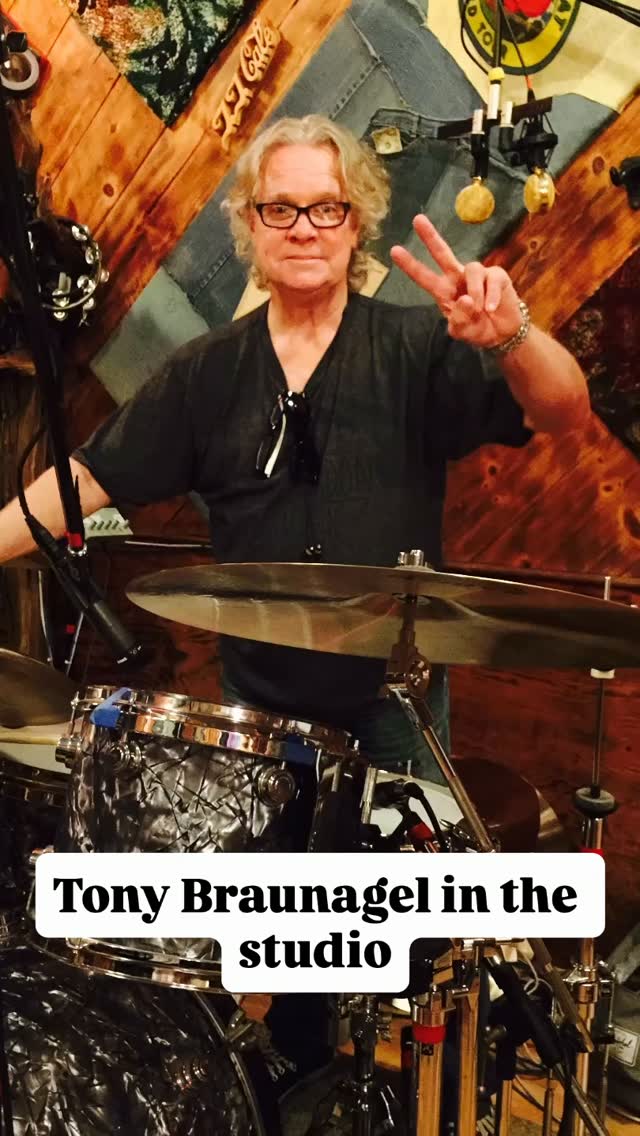 @drumsta tracking for a session in studio B back in 2015. I think it may have been Tony Papa producing
#recordingstudio #vintagevibes #topdrummer