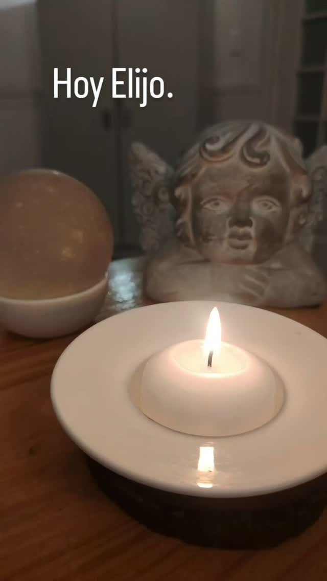 Hay días como hoy y siempre la Naturaleza nos invita a estar en presencia y poder escucharte. La Luz no cambia al mundo. Cambia la forma en lo atravez as. Hoy quien eres? Para que pasa esto? Es momento de empezar a caminar mi amada Humanidad. Abrazo de Cris. #Metido Luva #Desarrollo personal#Espiritualidadconciente.