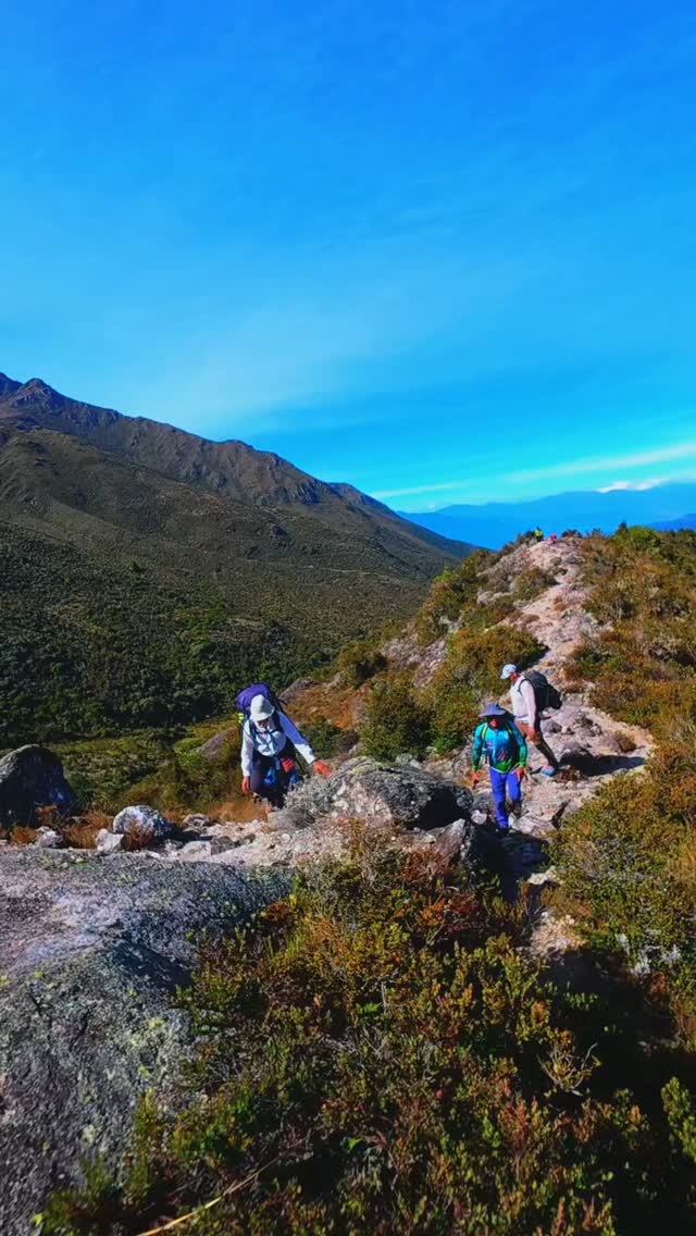 Descubre #Mérida 🏔️🧭
@juicyflow_fpv nos comparte una vista increíble de La Culata