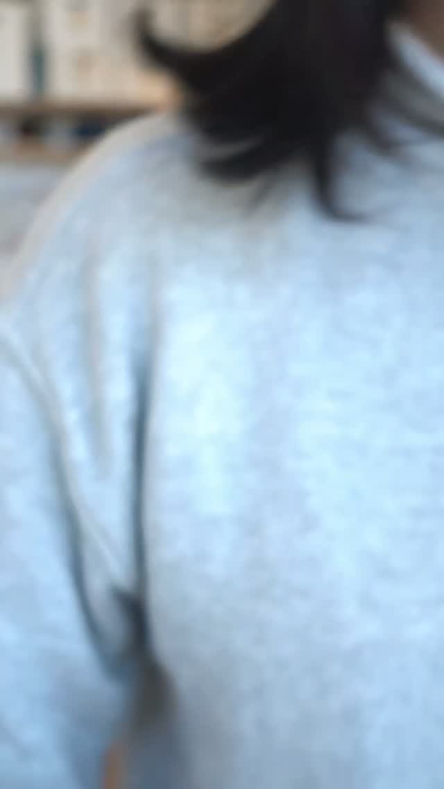 Clothing hack! Add drawcords to shorten your sweatshirt!
#clothinghacks #sewing #diy #style