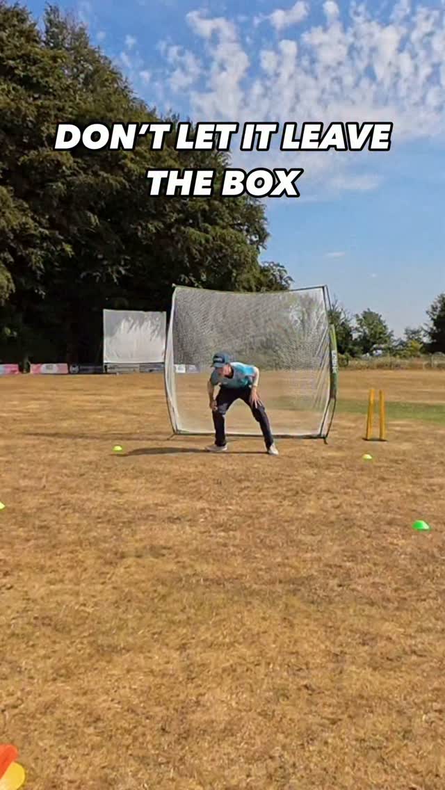 FOOTWORK PATTERNS 👣
An easy to implement pre match or stand alone pattern to develop lateral footwork and ground fielding techniques.
#fielding #cricket #athletic #movement #speed #pickup #catch #catching #footwork