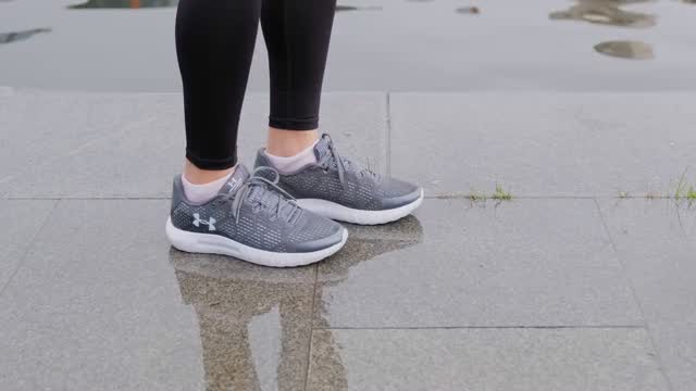 Uso correcto del calzado deportivo
👟 El calzado deportivo no es moda: es prevención.
El zapato equivocado puede generar lesiones en rodilla, cadera y espalda.
🔍 Factores a considerar:
✅ Tipo de pisada (pronador, supinador, neutro).
✅ Superficie donde entrenas.
✅ Deporte específico (no es igual tenis que running).
👉 Invertir en el calzado correcto es invertir en tu salud articular.
🏥 Especialista en lesiones deportivas, cirugía artroscópica y reconstructiva
Alta especialidad en artroscopía, trasplante de cartílago y reemplazo articular
CP. Esp.: 8070731 UNAM | COFEPRIS: 2309142002A00109
📞 Consultorio: 5551313904
#ortopediadeportiva #calzadodeportivo #lesionesdeportivas #prevención #deporteysalud
Video Credit: fauxels via Pexels
Posted using @plannthat