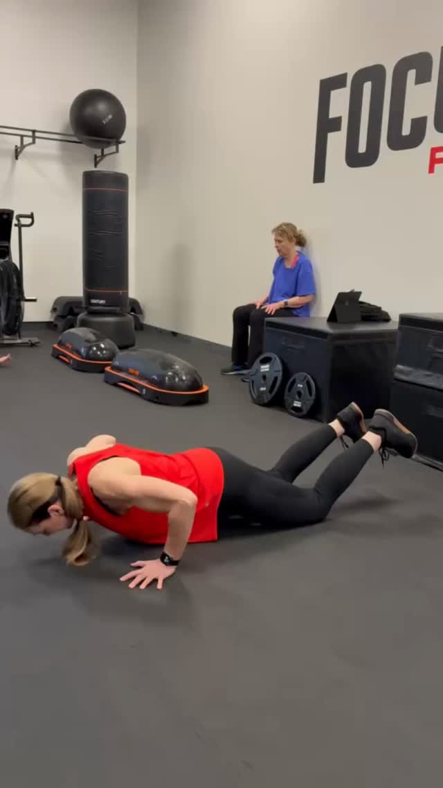 Five reasons I never went back to my old gym:
The push-ups here actually get corrected, not ignored.
Someone's always cheering from the sidelines, not just watching the clock.
Thirty minutes hits harder than an hour ever did.
The results showed up faster than I expected.
Walking into Focusmaster just feels different.
Old gym who?