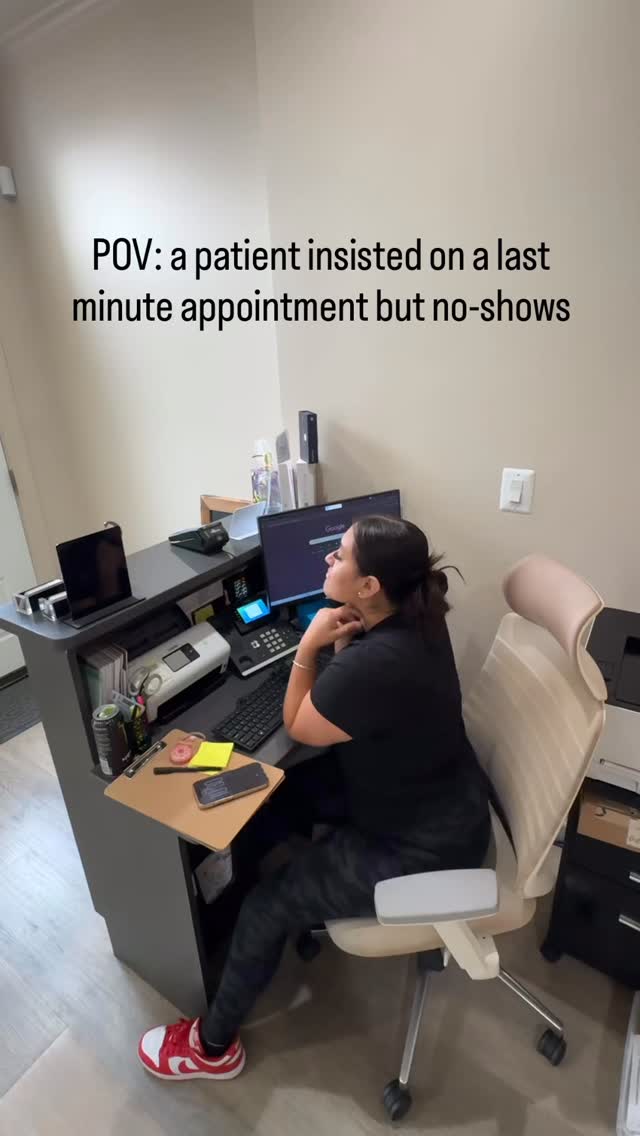 #dentalhumor
#patientcare
#frontdesk
#dmvdentist
#pahlavanidental ✨🦷