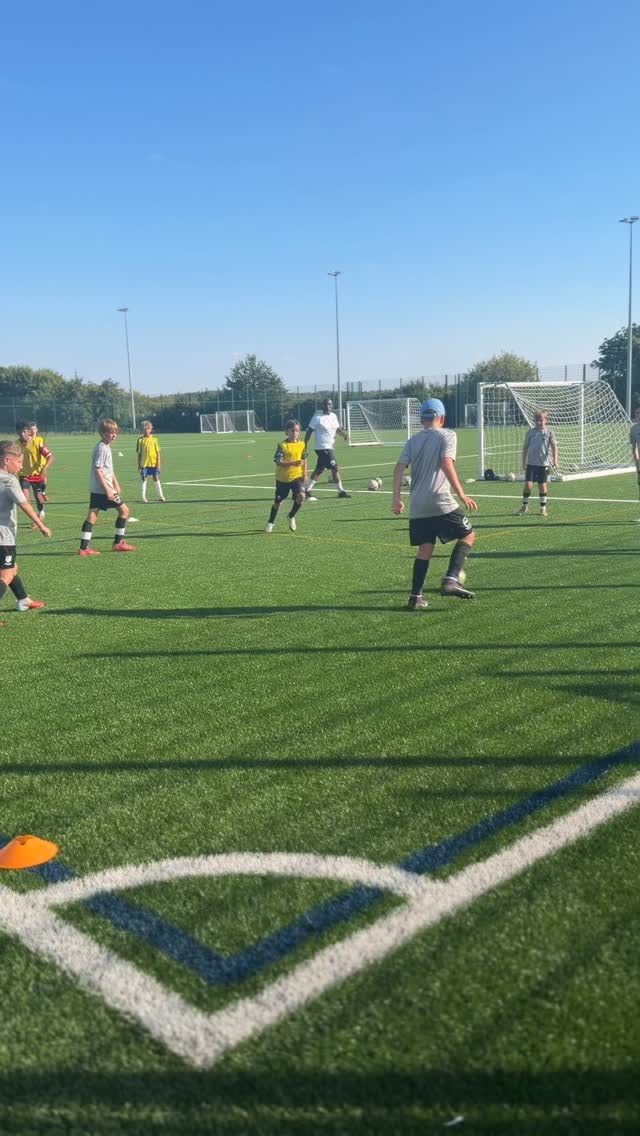 The hard work continues!
Our JPL U11 and U8 teams have been putting in the effort during pre-season training, working hard and getting ready for the season ahead even in this scorching heat!
A big well done to all the players, and a huge thank you to Coaches Mani and Shaun for keeping the sessions going and the boys motivated. @football_focused_excellence π #preseason #jpl #football #cheshamunited #footballfocused
