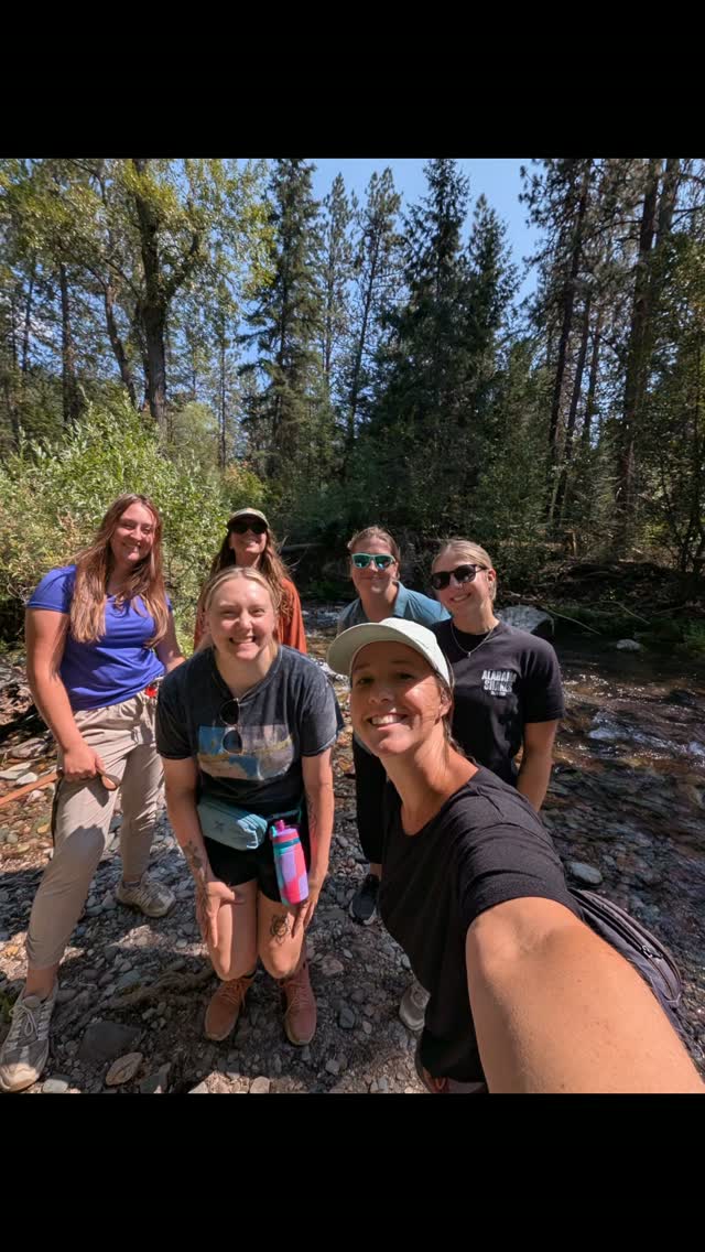 We cut out some time for the all around adventures crew to get together and hang out! We get so busy during the summer but we made sure to carve out some down time to relax and see each other! Most of our clients know their sitters report cards and the photos they send but might not see each of them in person! So here we all are (minus @mack_roush6 😭)