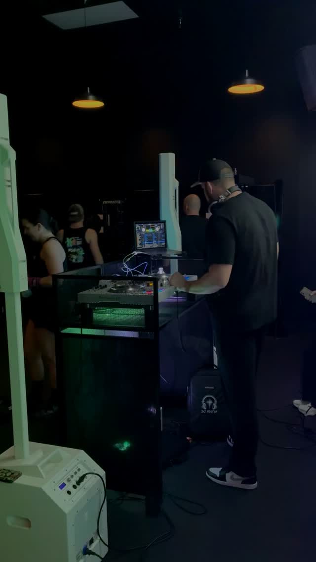 The beats hit, the bags hit, the energy never quits. 🔥
Come feel why this room stays packed.
#Focusmaster