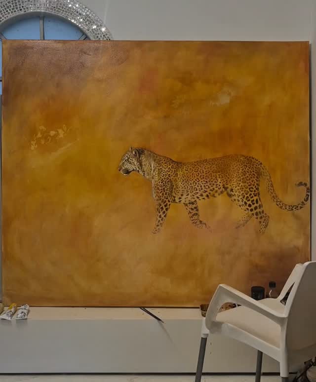 Layering in glazes and detail in a large Leopard oil painting. #wildlifepainting #oilpainter #oiloncanvas #artgallery