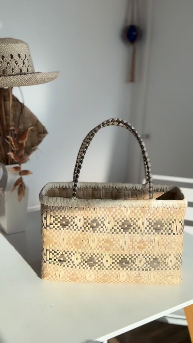 Tahitian woven bags, hats, & accessories to elevate any look✨
Shop our pieces! Custom items seen here could also be yours🧺
Visit our website
LINK IN BIO
🌴 #tahitianwoventhings 🧺 #raraawoven
✨ #wovenhats #wovenbags