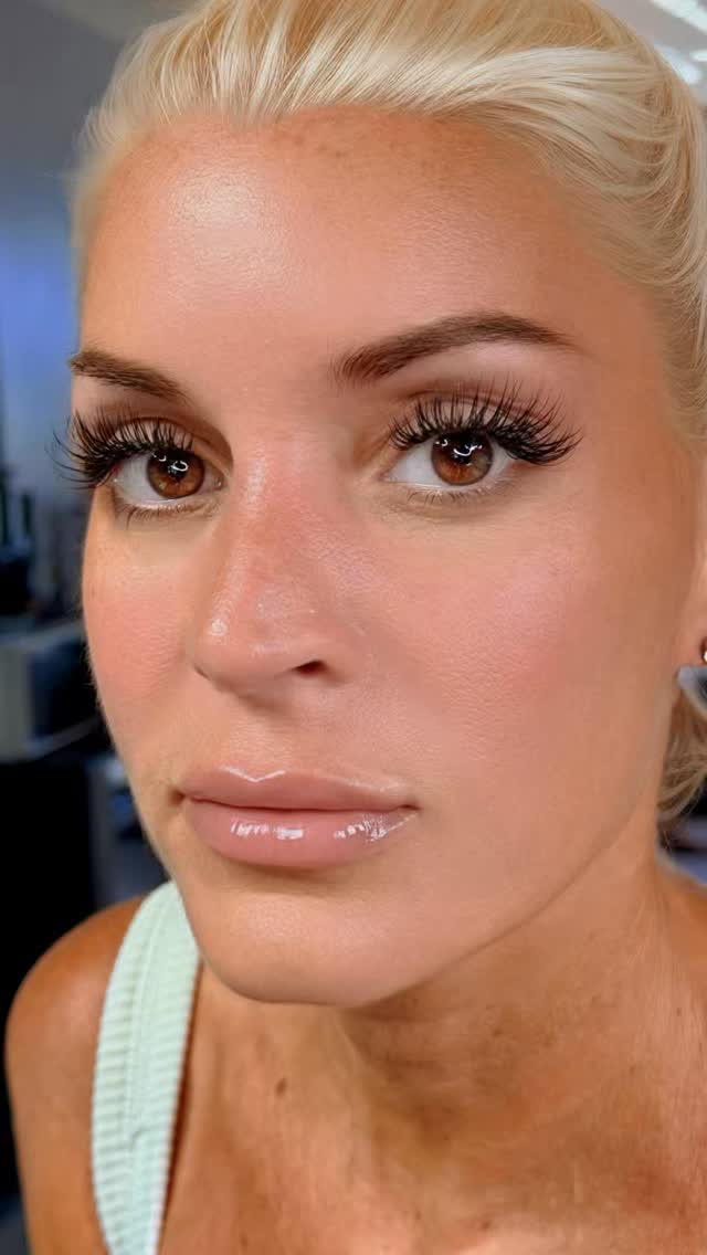 Hybrid Lash Set
Soft, wispy, and perfectly balanced between natural and full.
Book your appointment. Link in bio.
#magnificentlashart #lashextensions #fortlauderdalelashes