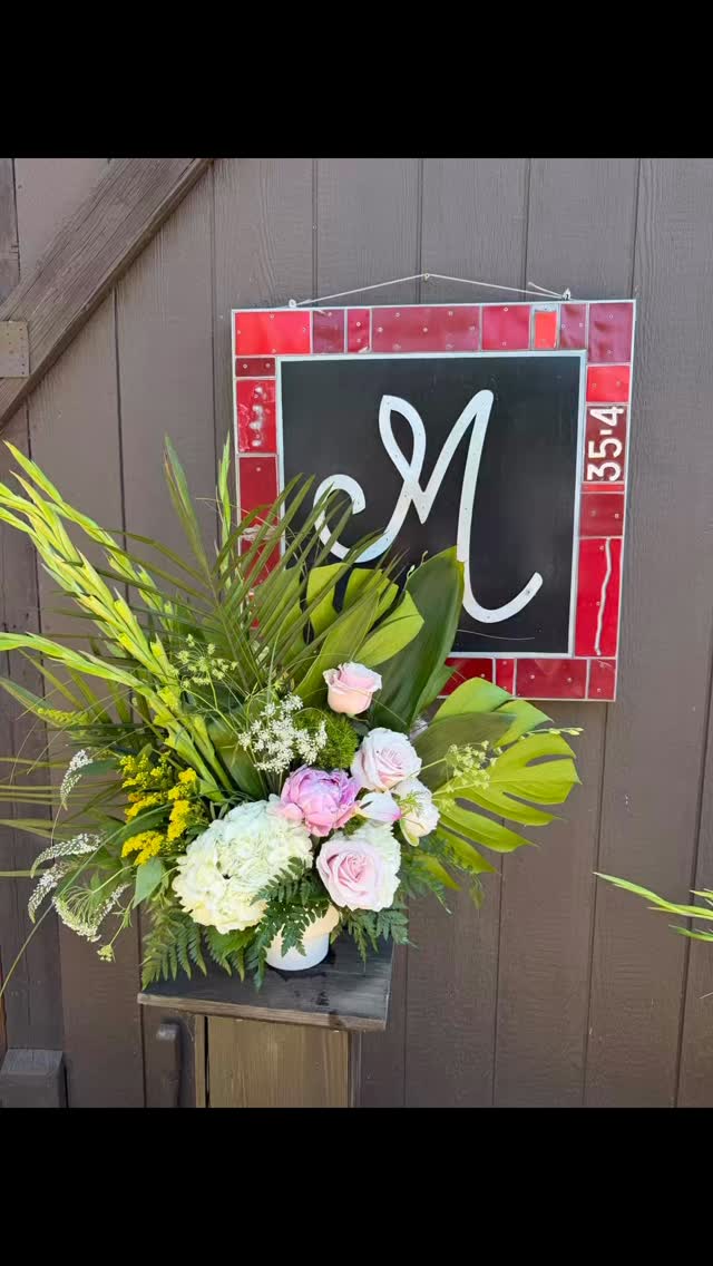 I had the honor of styling and floraling this palm beach country club party for my sweet friend!! It turned out so cute!! Happiest of Birthdays Megan!! @kobzfamily #norcalflorist #flowerfarmer #iwascreatedtocreate #lovewhatyoudo