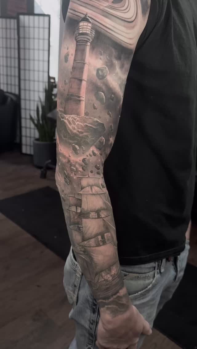 Almost to the finish line on Tim’s surreal space sleeve. He has another sleeve I completed a year or two ago on the opposite arm.
Currently booking December/January
www.joshruff.com/booking
tattoo@joshruff.com