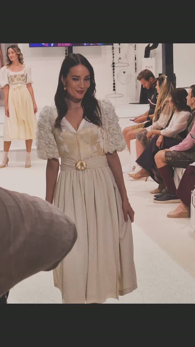 Impressionen von der Modenschau auf der #fesch in Salzburg 😍
#dirndl #tracht #modenschau #newstyle