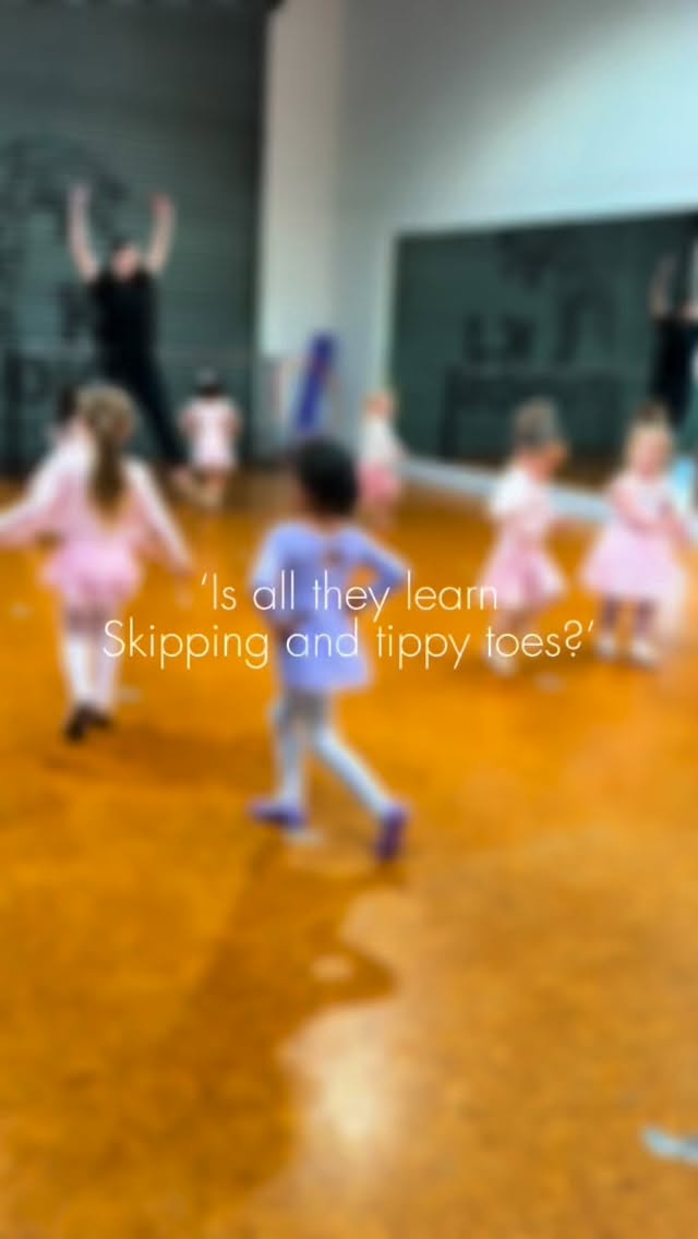 When you’re watching your little one skip, gallop and tippy-toe around the studio and wondering where does all of this actually lead…? 🥹
Right here.
Because they’re not just learning skips and tippy toes. They’re learning rhythm, coordination, musicality, control, confidence, how to listen, how to learn, how to move their bodies, and most importantly, they’re falling in love with dance. 🫶
Those senior girls? They started right here too. Tiny feet, little skips, wobbly balances and all.
Every little thing is building towards something. And that something is magic. ✨🦊
