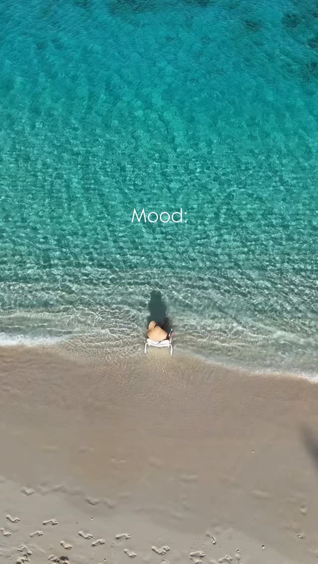 Turns out “do not disturb” is a lifestyle here.
Morning tide, quiet mind, zero notifications.
#caribbeanclub #sevenmilebeach #slowmorning #vacationmode #boutiqueluxury