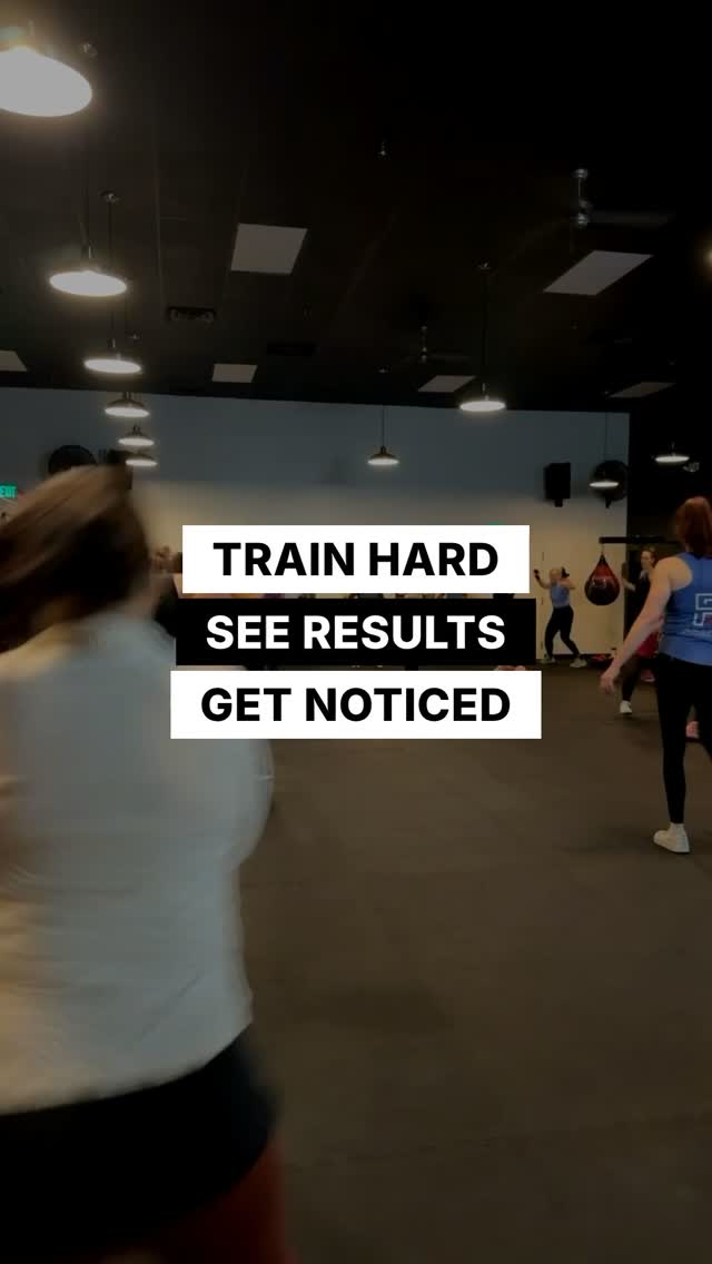 It crept up slow.
A few extra reps here, a tighter shirt there, then someone at the office said something first.
That's the moment you realize the 30-minute kickboxing sessions are actually working.
Walk into Focusmaster, throw combos, build strength, let the results speak before you do.
#Focusmaster #KickboxingResults