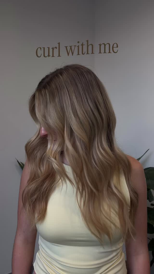 Effortless curls just like that 💁🏼♀️👏🏼
Products used:
✨Oribe Gold Lust Dry Heat Protection Spray
✨Oribe Dry Texturizing Spray
✨Oribe Superfine Hair Spray
✨Bumble and Bumble Brilliantine Shine Styling Cream
Shop local for your favorite products — you’ll find these styling products and many more at our salon 🤍
Don’t want to curl your hair at home? We offer a blowout and style service if you want your hair looking fabulous for an event or just because. Book with us at nijoli.com