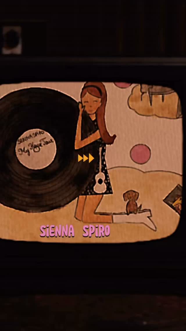 🇫🇷 Une artiste en boucle à la maison pour cette rentrée ... ✨
J’ai voulu croquer la sublime Sienna Spiro accompagnée de son fidèle compagnon à 4 pattes ! Cette ambiance rétro, cette voix incroyable qui reflète toutes ses influences que j’aime tant (d’Amy Winehouse à Otis Redding et tant d’autres)... et que dire de ses tenues si vintage ! 😍 Un pur délice.
Hâte de la voir en concert ! 🎶🎤
🇬🇧 An artist on repeat at home for this back-to-school season... ✨
I wanted to sketch the gorgeous Sienna Spiro accompanied by her loyal four-legged companion! That retro vibe, this incredible voice reflecting all her influences that I love so much (from Amy Winehouse to Otis Redding and many others)... and what about those so vintage outfits! 😍 Pure bliss.
Can’t wait to see her live in concert! 🎶🎤
@siennaspiro
#siennaspiro #60smusic #musicillustration #soulmusic #60s