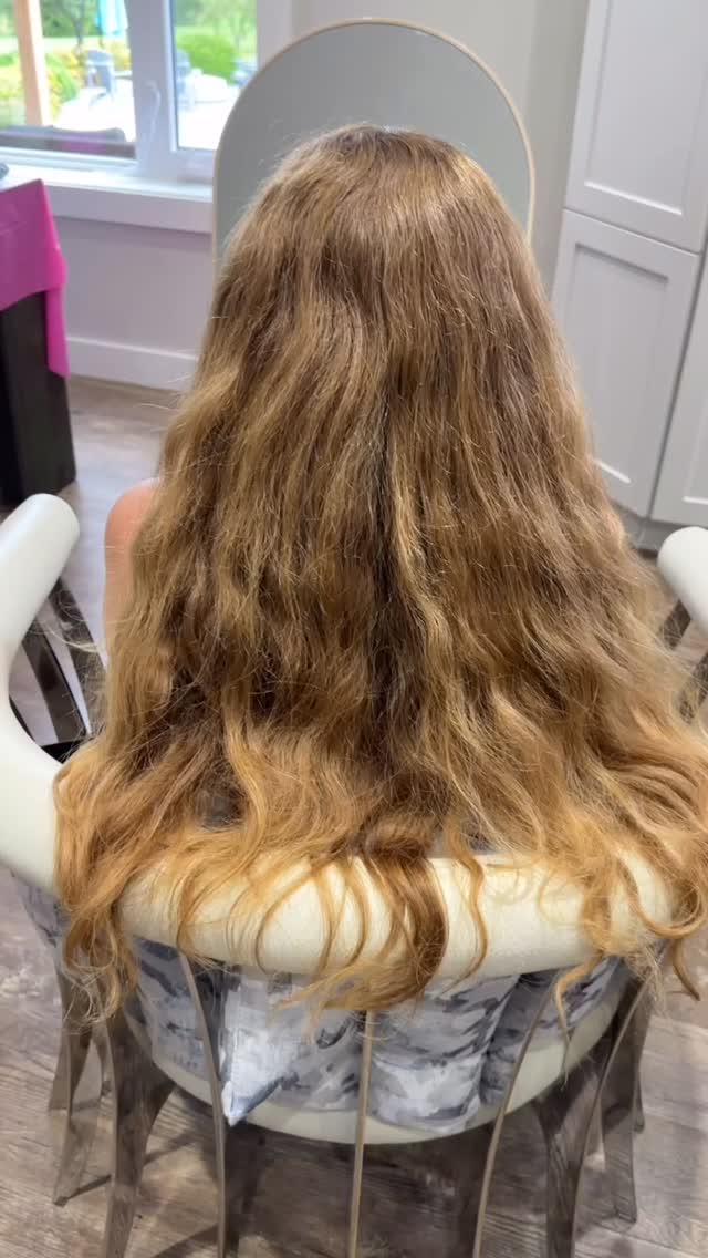 Hair preview today for my soonโtoโbe bride Kayla. She wanted to try something new, so we went with a sleek, slickedโback halfโup style paired with soft waves. It turned out beautifully โ she loved it so much that this will be her wedding hair in 19 days. Iโll be doing her airbrush makeup and recreating this same style for her big day! ๐
Hair notes:
@schwarzkopfcan Osis wild tame anti-frizz cream + extreme hold hairspray
@goldwellca perfect hold non-aerosol hairspray
@kenraprofessional thermal styling spray 19
@sexyhair dry wax spray
@colorwowhair gloss finishing cream
@designme styling stick
@hollahair.pro 1 inch curler
@ghd_northamerica 1 inch flat iron
โจ SHARE + SAVE for inspo โจ
Looking for an artist who can bring out your natural beauty, flawlessly?
โก๏ธ DM or click the link in the BIO to book! ๐ฉ
#bridalhair #glamwaves #hairtransformation #slickbackhair #halfuphalfdown
Luxury wedding makeup and hair
Kingston Ontario makeup artist
Kingston Ontario hairstylist
Prince Edward County makeup artist
Prince Edward County hairstylist
1000 islands makeup artist
Quinte West Ontario makeup artist
Eastern Ontario makeup artist
Ottawa makeup artist
Kingston Ontario airbrush makeup artist
Prince Edward county airbrush makeup artist
Soft glam makeup, natural bridal makeup, flawless natural bridal beauty, bridal makeup and hair, flawless airbrush makeup, wedding party makeup and hair, kingston wedding vendors, prince Edward county wedding vendors, 1000 islands wedding vendors, bridal makeup inspiration, wedding makeup inspiration, wedding hair, wedding makeup