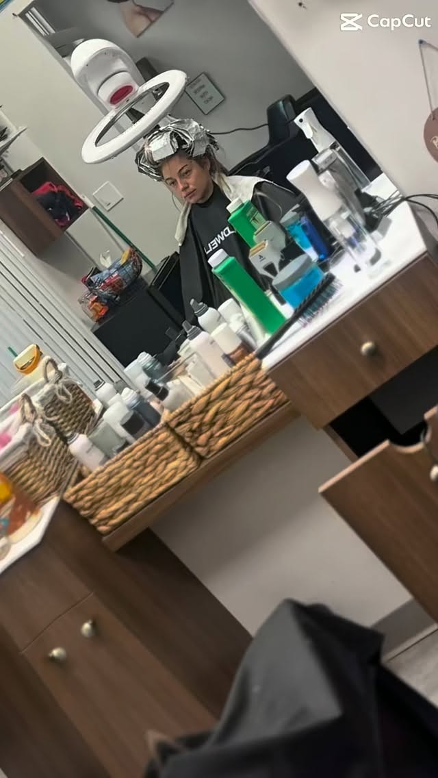 8 months later, Shelby still loves her hi lites. A little re touch to refresh the brightness , blend, and shine#branfordsalons #redkenshadeseq #swartzkopfblondeme #hittorihanzoshears #inshapefitnessbranfordct