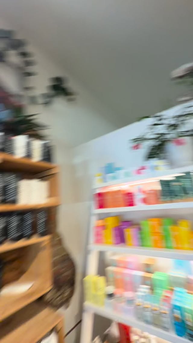✨New Skin Care Range✨
@skinjuice has officially landed at Face Bar!
There are plenty of products to have a play with (these smell AMAZING).
Ask our therapists to help choose what would be best for your skin.
#skinjuicestockist #skinjuice #skincare #skincareroutine #glassskin