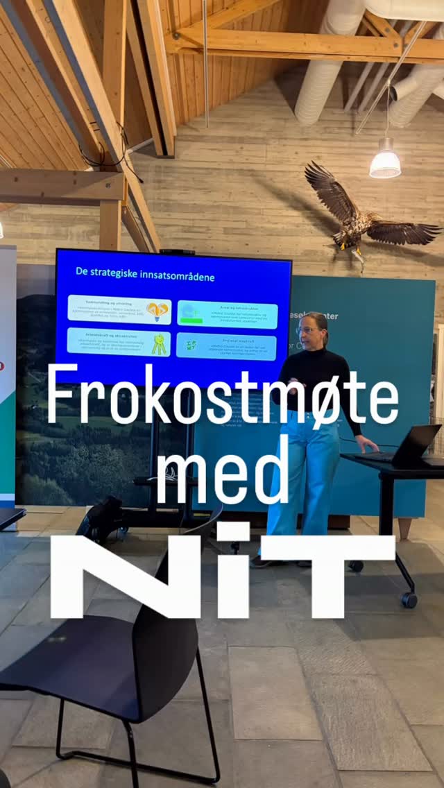 I dag møttes vi på Gauldalsporten til frokost og kaffe - og en real næringsprat!
Den strategiske næringsplanen vi jobber med sto på planen, og dette var en av mange anledninger for næringslivet til å gi sine innspill til planen som skal legge grunnlaget for næringsutviklingen og -politikken i Midtre Gauldal i årene framover.
For Spir med sin ekstraordinære innsats varer bare ut neste år. Da er det viktig at arbeidet og innsatsen blir videreført i årene, for ikke å si tiårene framover.
Næringsareal, samarbeid, kraft, utdanningstilbud og ikke minst folk og bosetting var tema og stikkord som gikk igjen.
#spir #midtregauldal #støren