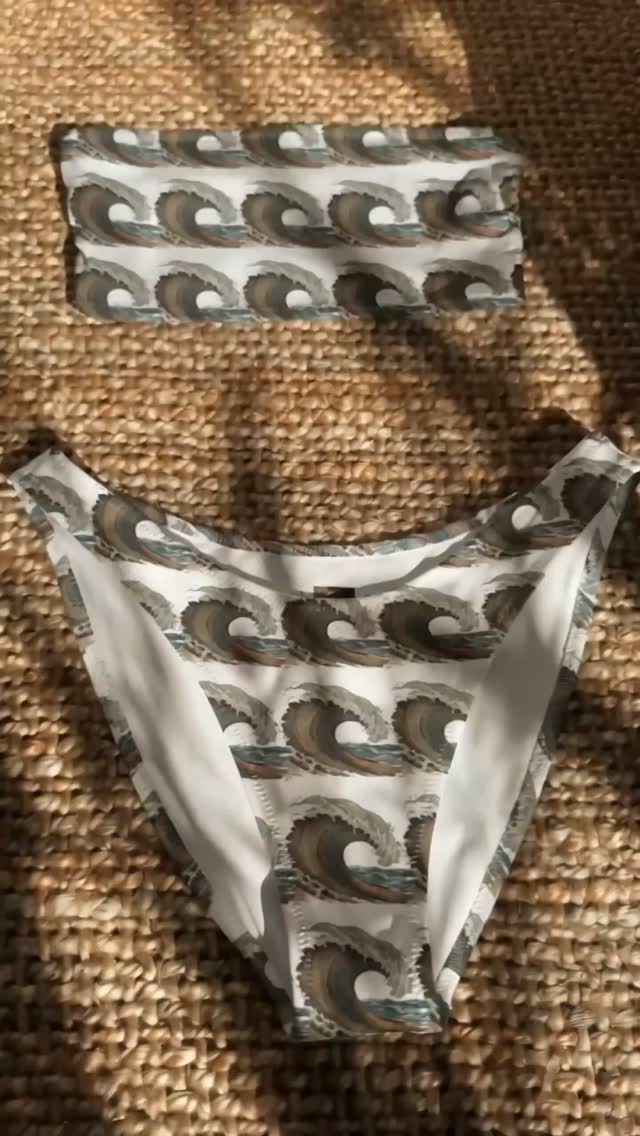 Stay stylish and eco-conscious in our recycled, UPF 50+ bandeau bikini. 🌊
.
.
https://www.localclothes.com/product-page/local-recycled-bandeau-bikini
#LocalClothes #localclothing #local #surf #surfwear #surfgear #skate #clothing #apparel #style #trendy #localbrand