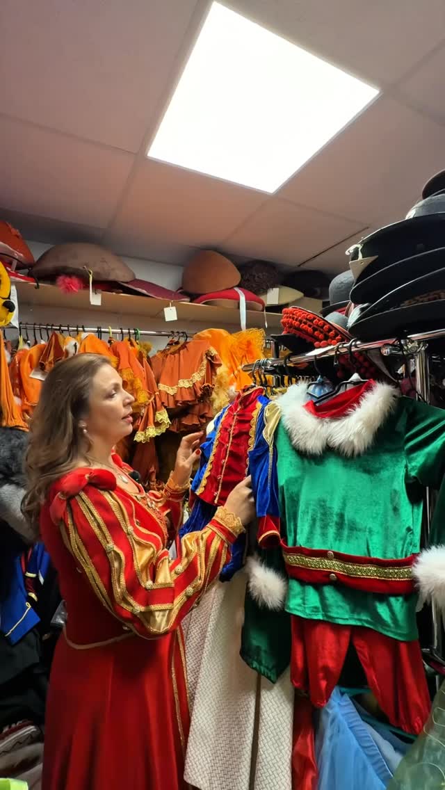 Vaiko šventė jau rytoj, o užsakytas kostiumas taip ir neatvyko? 😬 Tėvai, ramiai – planas B yra! 🎭 Užsukite į „Tėja“ saloną ir išsirinkite, turime gyvūnų, princesių, princų, daržovių ir daugybės kitų personažų kostiumų. O jei kostiumo reikia jau dabar – lauksime jūsų žinutės! 💌